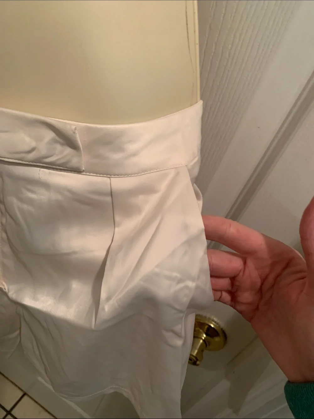 Cider Pleated High-Waist Cream Women's Shorts